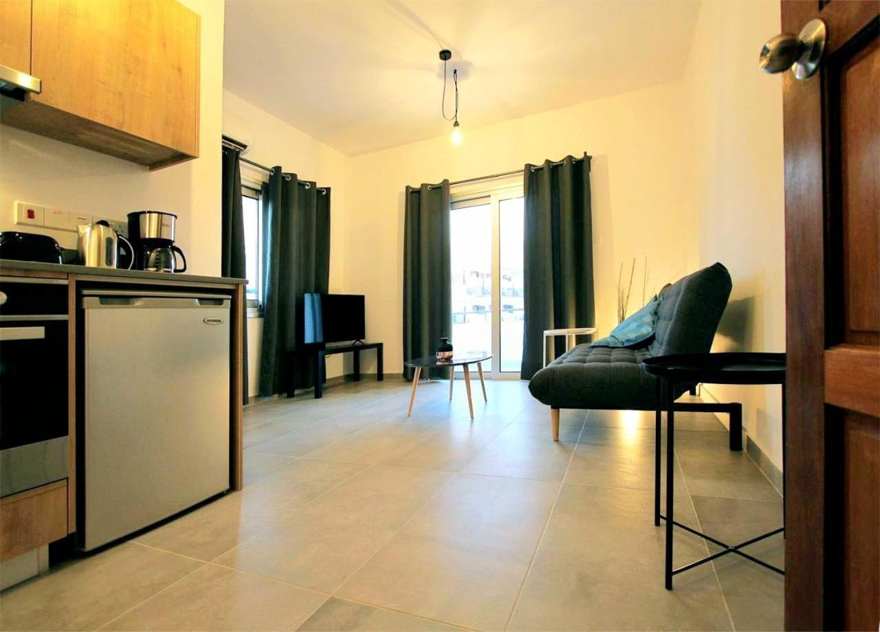 Papadavid Apartments Paphos Esterno foto