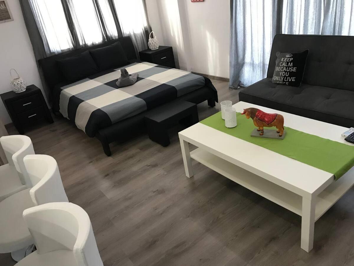 Papadavid Apartments Paphos Esterno foto